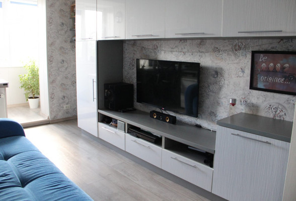 Продам трехкомнатную (3-комн.) квартиру, Искровский пр-кт, 4к3, Санкт-Петербург г