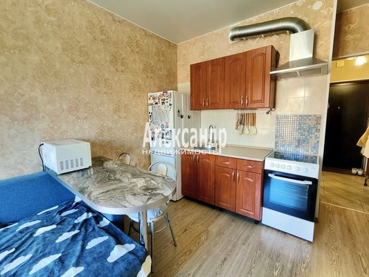 Продам однокомнатную (1-комн.) квартиру, Маршала Блюхера пр-кт, 7к1, Санкт-Петербург г