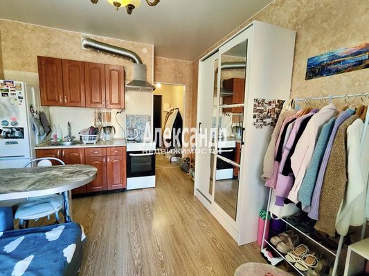 Продам однокомнатную (1-комн.) квартиру, Маршала Блюхера пр-кт, 7к1, Санкт-Петербург г