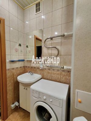 Продам однокомнатную (1-комн.) квартиру, Маршала Блюхера пр-кт, 7к1, Санкт-Петербург г
