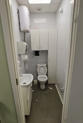 Сдам торговое помещение 113,7 м2, Большеохтинский пр-кт, 10, Санкт-Петербург г