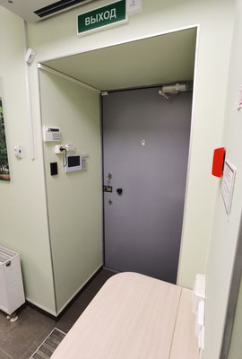 Сдам торговое помещение 113,7 м2, Большеохтинский пр-кт, 10, Санкт-Петербург г