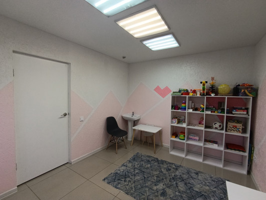 Продам коммерческое помещение 98,4 м2, Серпуховская ул, 37-41А, Калининград г