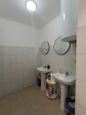 Продам коммерческое помещение 98,4 м2, Серпуховская ул, 37-41А, Калининград г