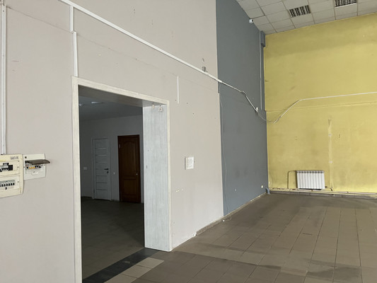 Сдам торговое помещение 550 м2, Затонская ул, 18, Красноярск г