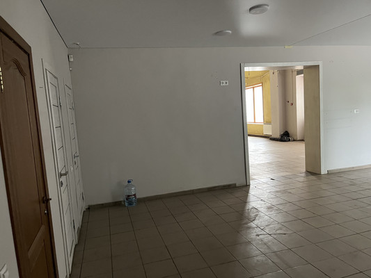 Сдам торговое помещение 550 м2, Затонская ул, 18, Красноярск г