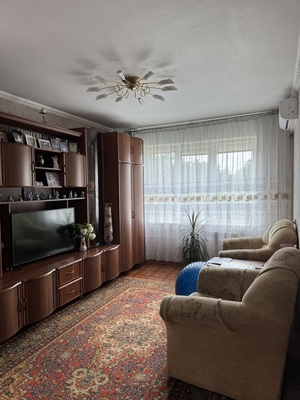 Продам трехкомнатную (3-комн.) квартиру, Кузнецкстроевский (Центральный р-н) пр-кт, 22, Новокузнецк г