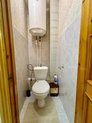 Продам трехкомнатную (3-комн.) квартиру, Ешиль Ада ул, 2, Симферополь г