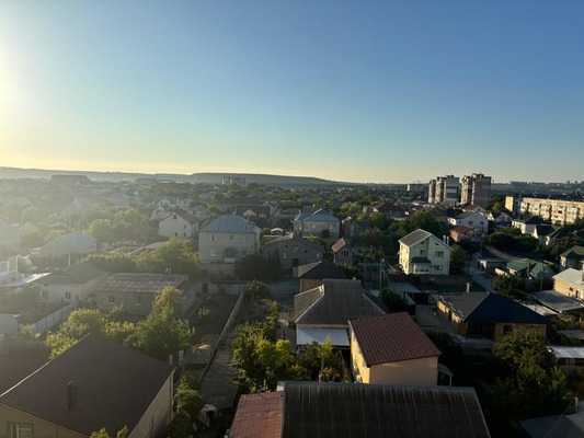 Продам трехкомнатную (3-комн.) квартиру, Ешиль Ада ул, 2, Симферополь г