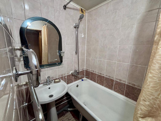 Продам многокомнатную квартиру, Звездная ул, 21, Астрахань г