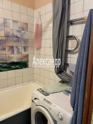 Продам однокомнатную (1-комн.) квартиру, Октябрьская наб, 122к5, Санкт-Петербург г