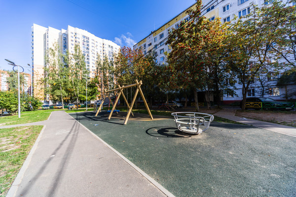 Продам двухкомнатную (2-комн.) квартиру, Октябрьская ул, 10, Балашиха г