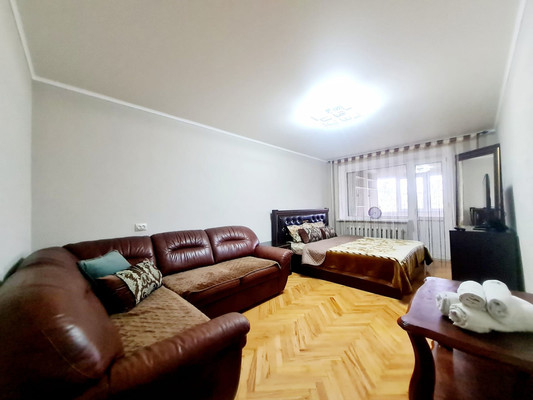 Продам трехкомнатную (3-комн.) квартиру, Мечникова ул, 155к1, Нальчик г