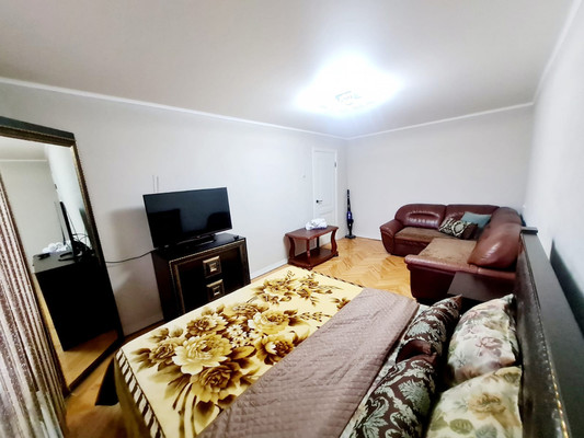 Продам трехкомнатную (3-комн.) квартиру, Мечникова ул, 155к1, Нальчик г