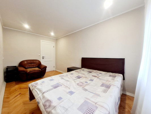 Продам трехкомнатную (3-комн.) квартиру, Мечникова ул, 155к1, Нальчик г