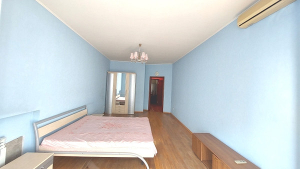 Продам двухкомнатную (2-комн.) квартиру, Столярова ул, 5, Казань г
