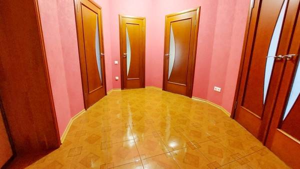 Продам двухкомнатную (2-комн.) квартиру, Столярова ул, 5, Казань г