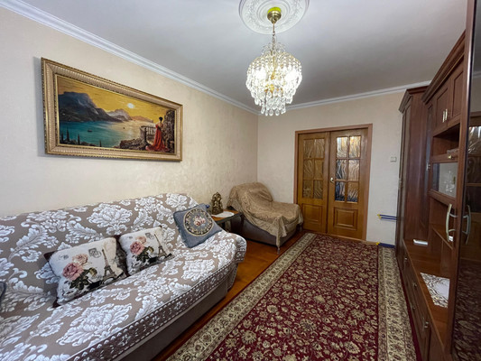 Продам трехкомнатную (3-комн.) квартиру, Калинина ул, 250А, Нальчик г