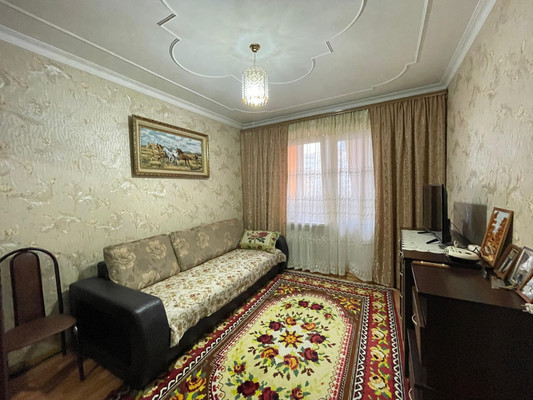 Продам трехкомнатную (3-комн.) квартиру, Калинина ул, 250А, Нальчик г