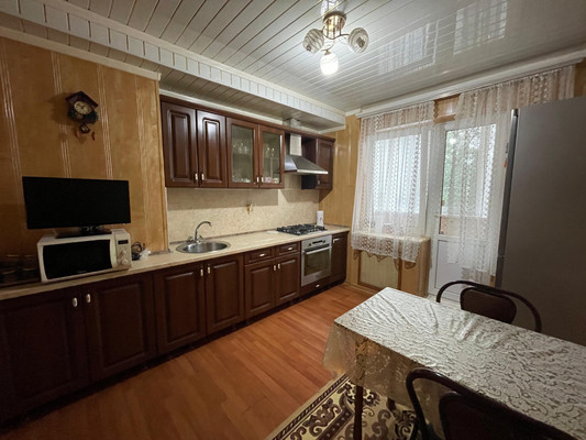 Продам трехкомнатную (3-комн.) квартиру, Калинина ул, 250А, Нальчик г