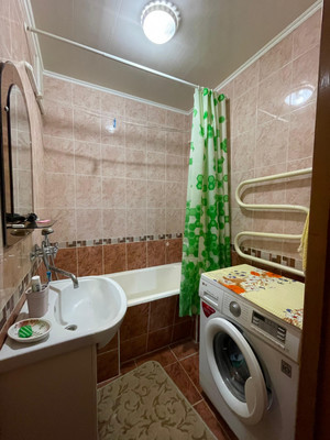 Продам трехкомнатную (3-комн.) квартиру, Калинина ул, 250А, Нальчик г