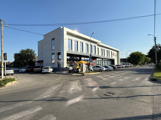 Продам трехкомнатную (3-комн.) квартиру, Калинина ул, 250А, Нальчик г