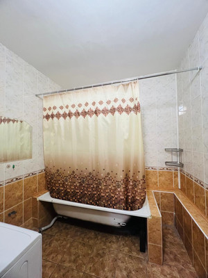 Продам двухкомнатную (2-комн.) квартиру, Морозова ул, 104, Сыктывкар г