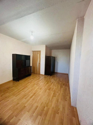 Продам однокомнатную (1-комн.) квартиру, Старовского ул, 32, Сыктывкар г