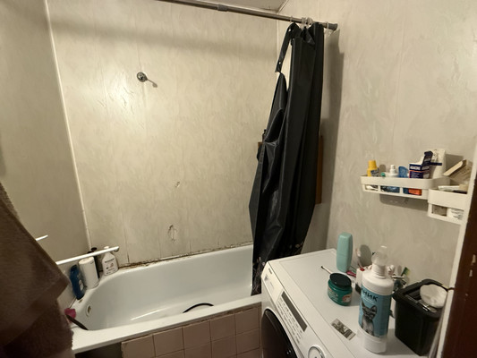 Продам трехкомнатную (3-комн.) квартиру, Лермонтова ул, 14, Симферополь г