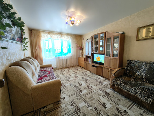 Продам двухкомнатную (2-комн.) квартиру, Симонова ул, 6, Казань г