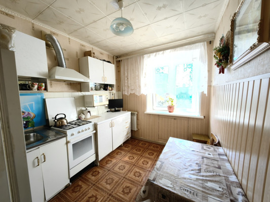 Продам двухкомнатную (2-комн.) квартиру, Симонова ул, 6, Казань г