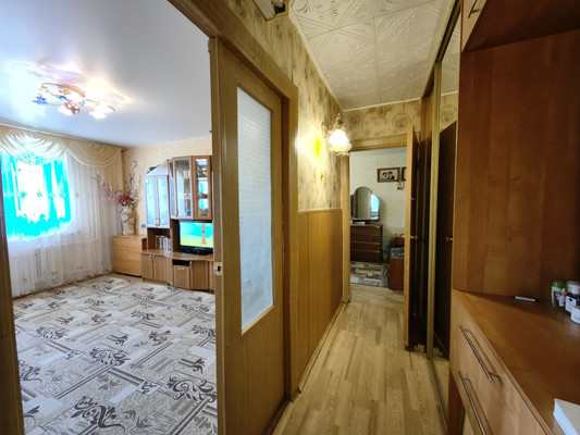 Продам двухкомнатную (2-комн.) квартиру, Симонова ул, 6, Казань г