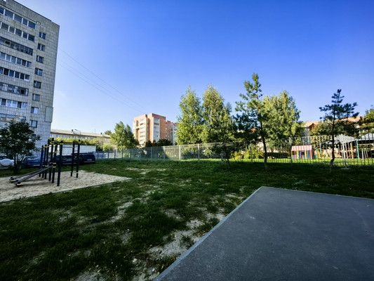 Продам двухкомнатную (2-комн.) квартиру, Симонова ул, 6, Казань г