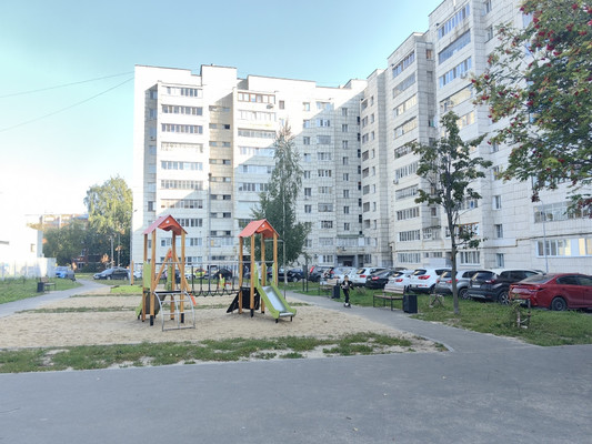 Продам двухкомнатную (2-комн.) квартиру, Симонова ул, 6, Казань г
