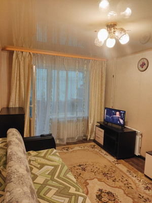 Продам двухкомнатную (2-комн.) квартиру, Адоратского ул, 56, Казань г