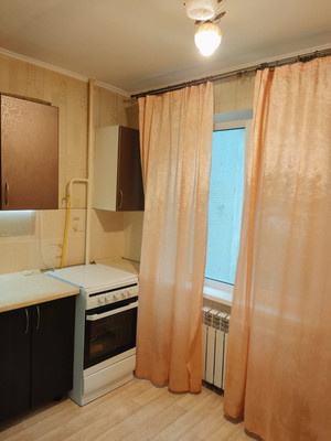 Продам двухкомнатную (2-комн.) квартиру, Адоратского ул, 56, Казань г