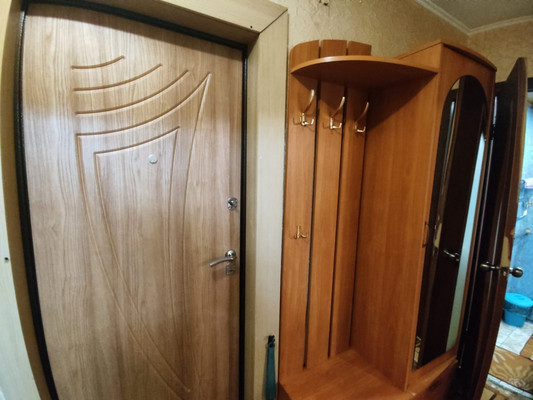 Продам двухкомнатную (2-комн.) квартиру, Адоратского ул, 56, Казань г