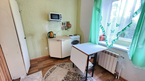 Продам 2-комн. в 3-комн. квартире, Виктора Чечвия ул, 2, Березовский г