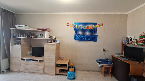 Продам трехкомнатную (3-комн.) квартиру, Деповская ул, 208б, Ишим г