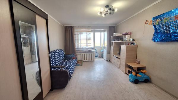 Продам трехкомнатную (3-комн.) квартиру, Деповская ул, 208б, Ишим г