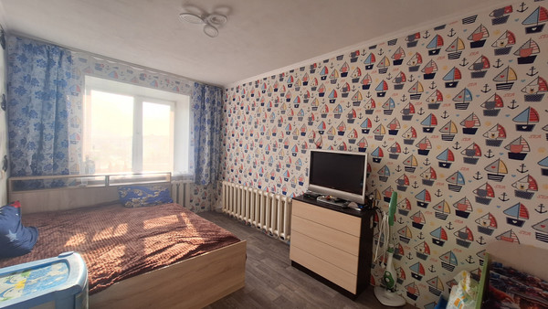 Продам трехкомнатную (3-комн.) квартиру, Деповская ул, 208б, Ишим г