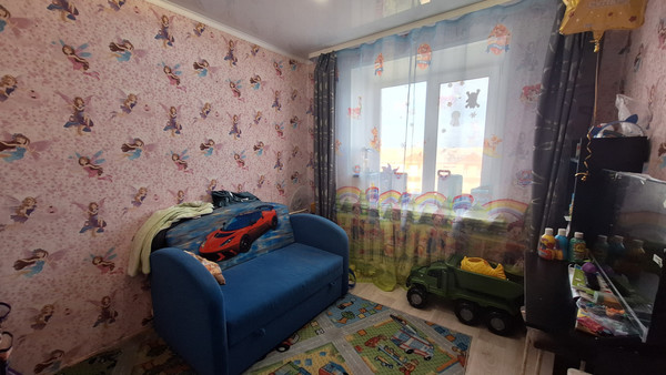 Продам трехкомнатную (3-комн.) квартиру, Деповская ул, 208б, Ишим г