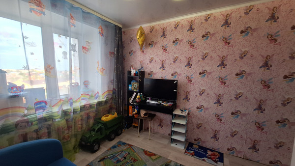 Продам трехкомнатную (3-комн.) квартиру, Деповская ул, 208б, Ишим г