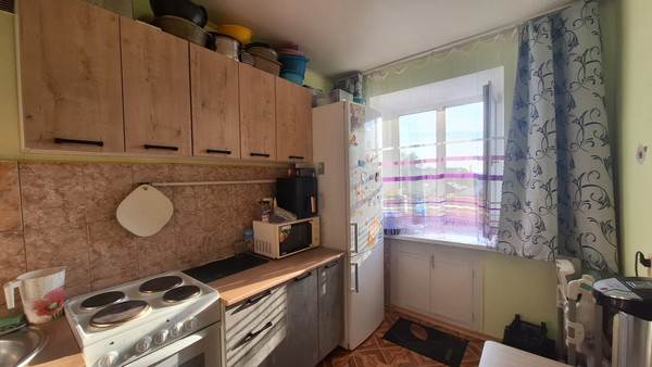 Продам трехкомнатную (3-комн.) квартиру, Деповская ул, 208б, Ишим г