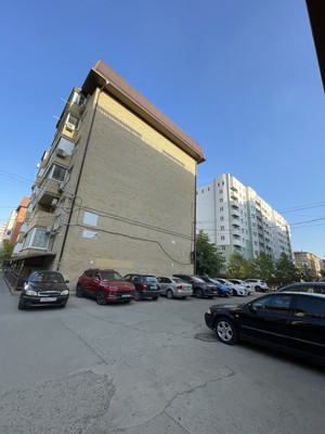Продам двухкомнатную (2-комн.) квартиру, им. Сергея Есенина ул, 108/7, Краснодар г