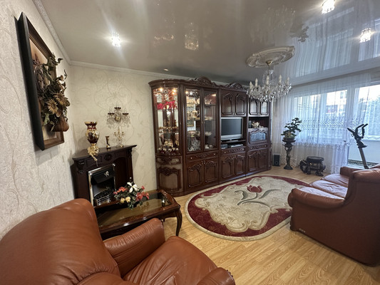 Продам трехкомнатную (3-комн.) квартиру, Баумана ул, 233, Иркутск г