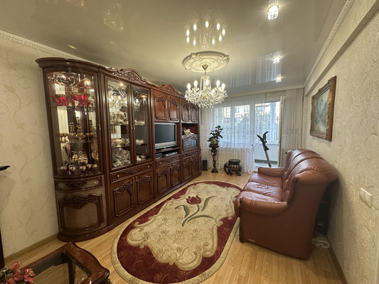 Продам трехкомнатную (3-комн.) квартиру, Баумана ул, 233, Иркутск г