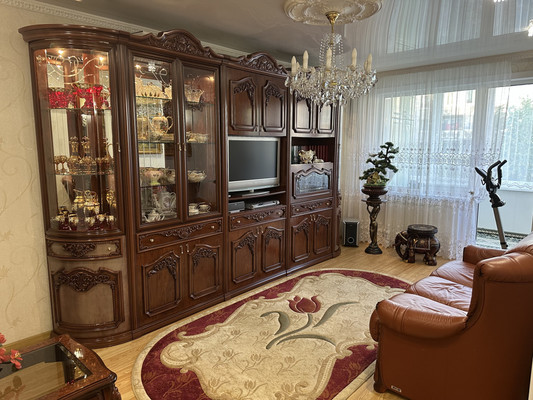 Продам трехкомнатную (3-комн.) квартиру, Баумана ул, 233, Иркутск г