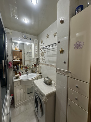 Продам трехкомнатную (3-комн.) квартиру, Баумана ул, 233, Иркутск г