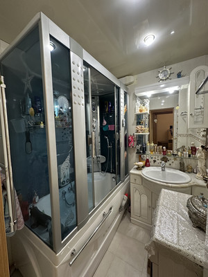 Продам трехкомнатную (3-комн.) квартиру, Баумана ул, 233, Иркутск г